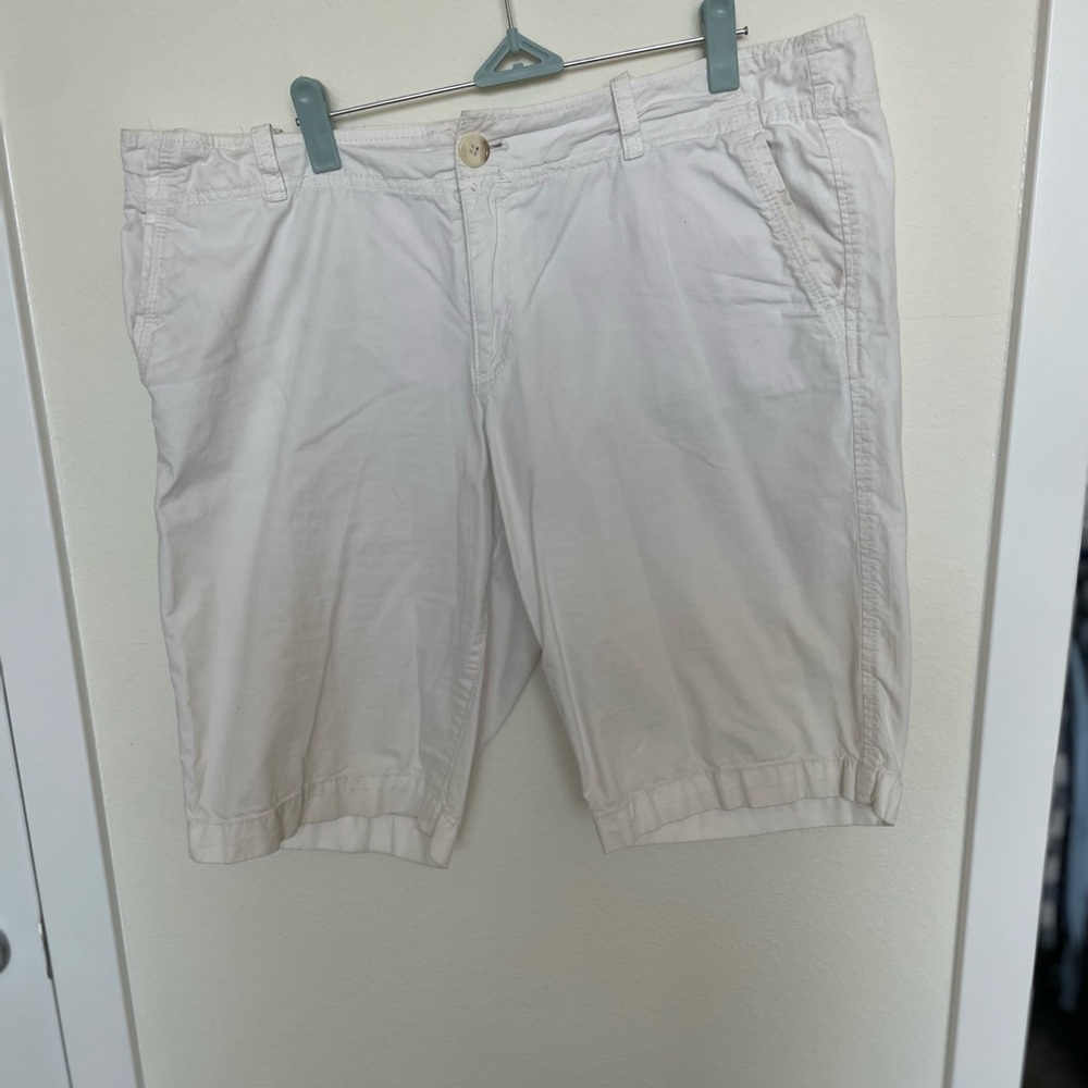 LOFT White Bermuda Shorts Lightweight Cotton Blend